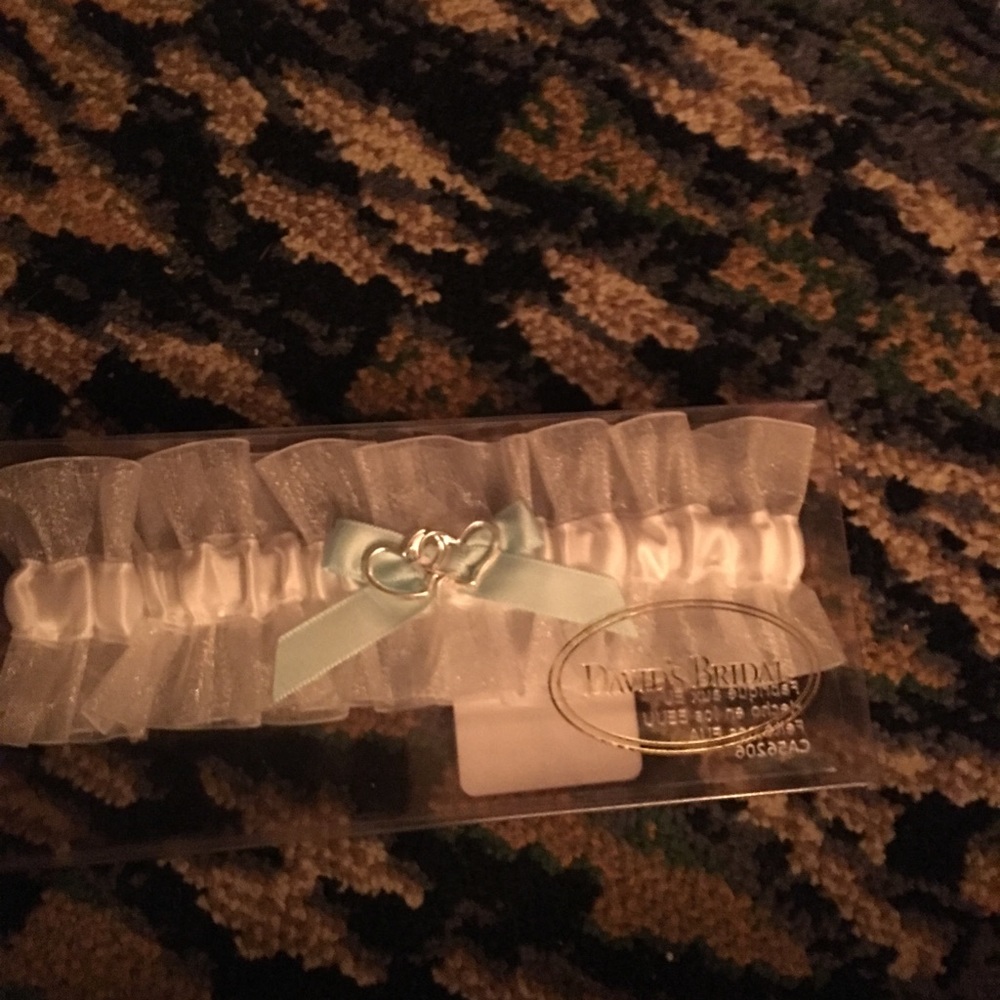NWT David’s Bridal white garter